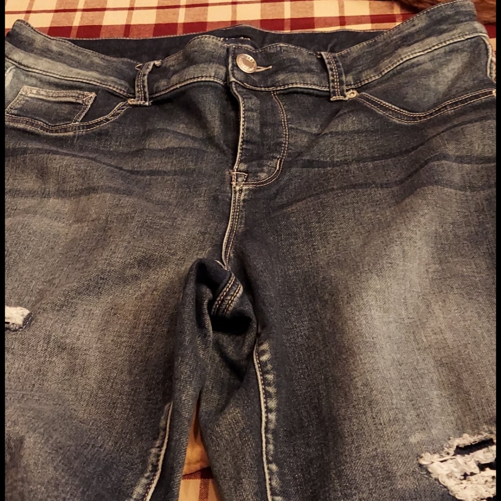 Maurices jeans